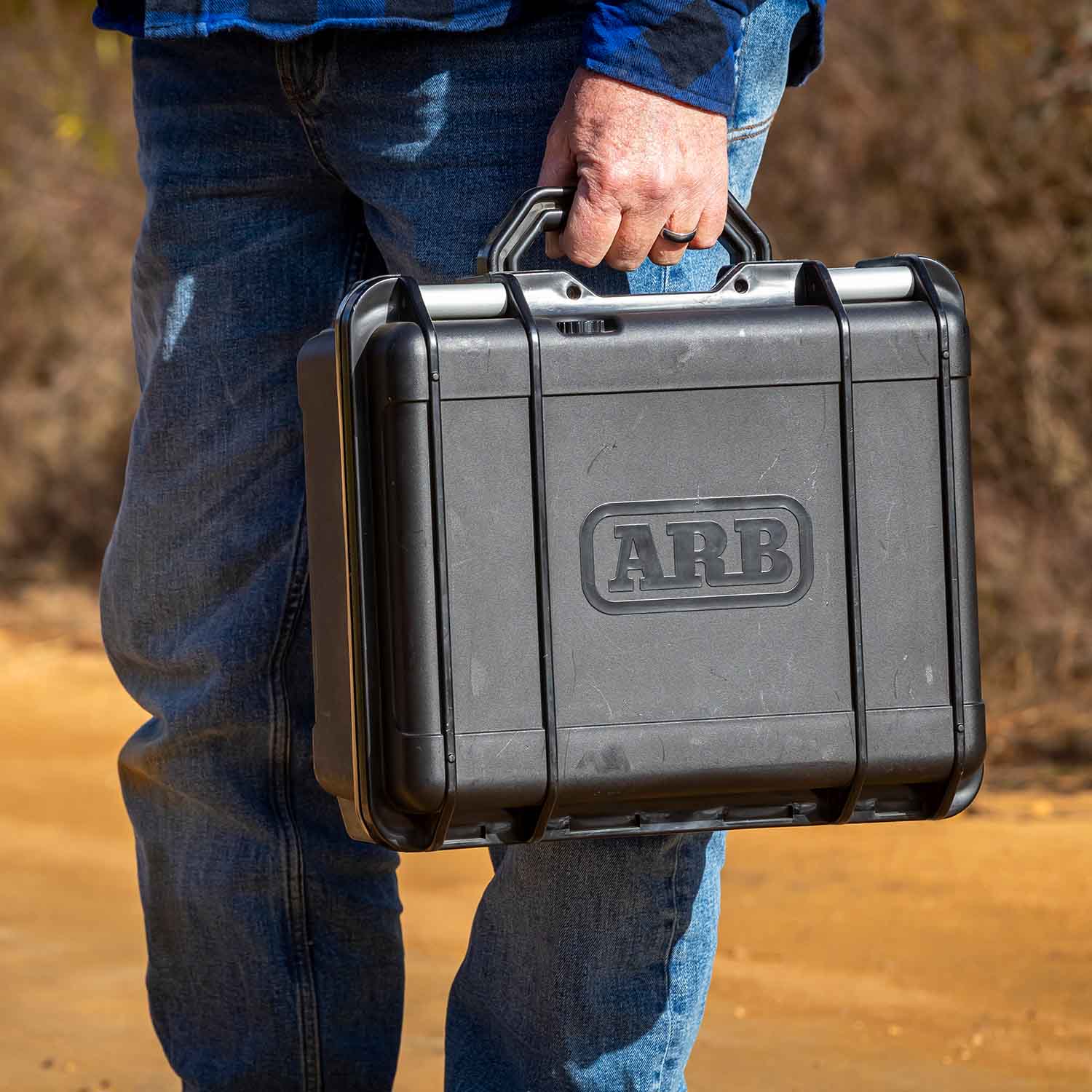 ARB Portable 12V Air Compressor Single Motor - Image 3