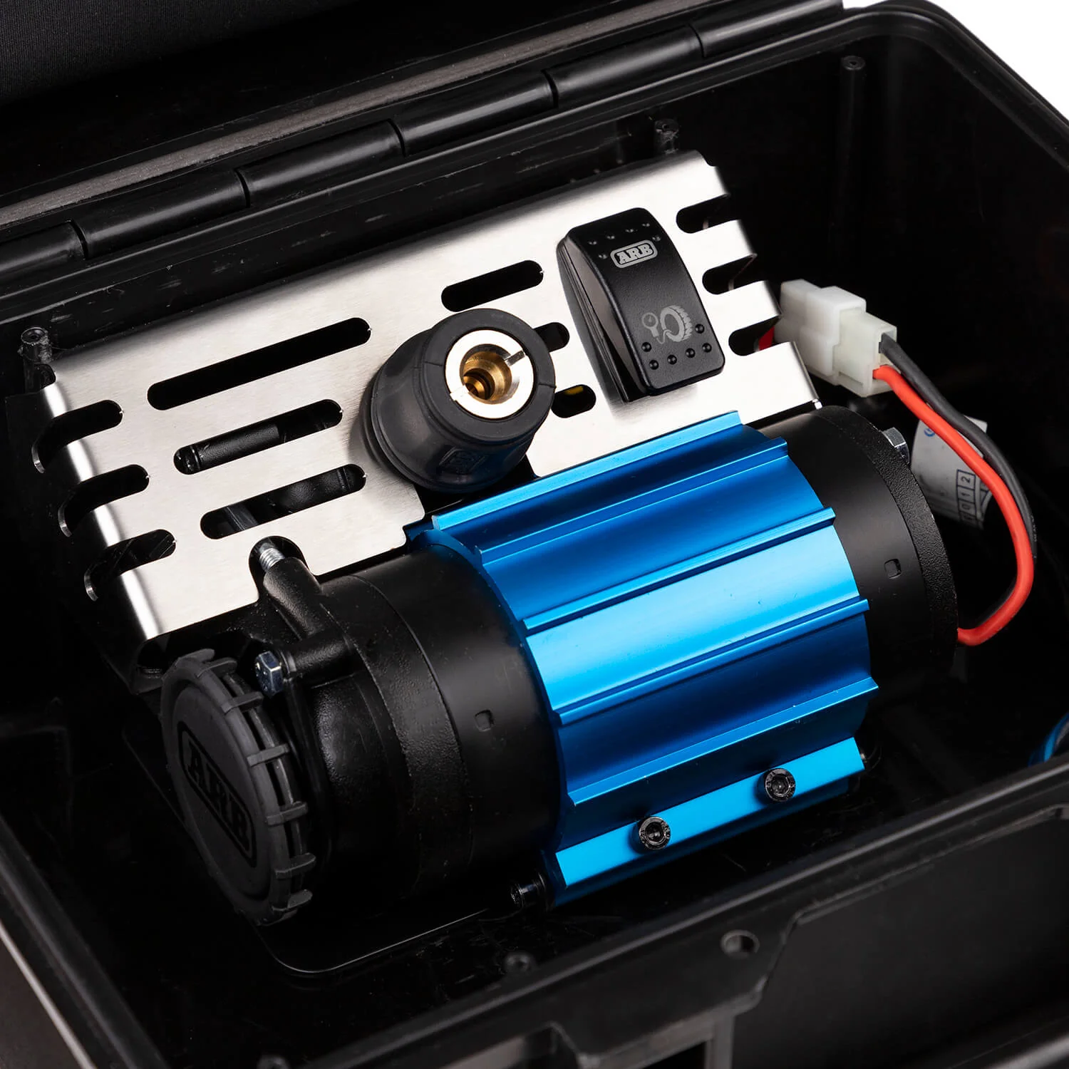 ARB Portable 12V Air Compressor Single Motor - Image 6