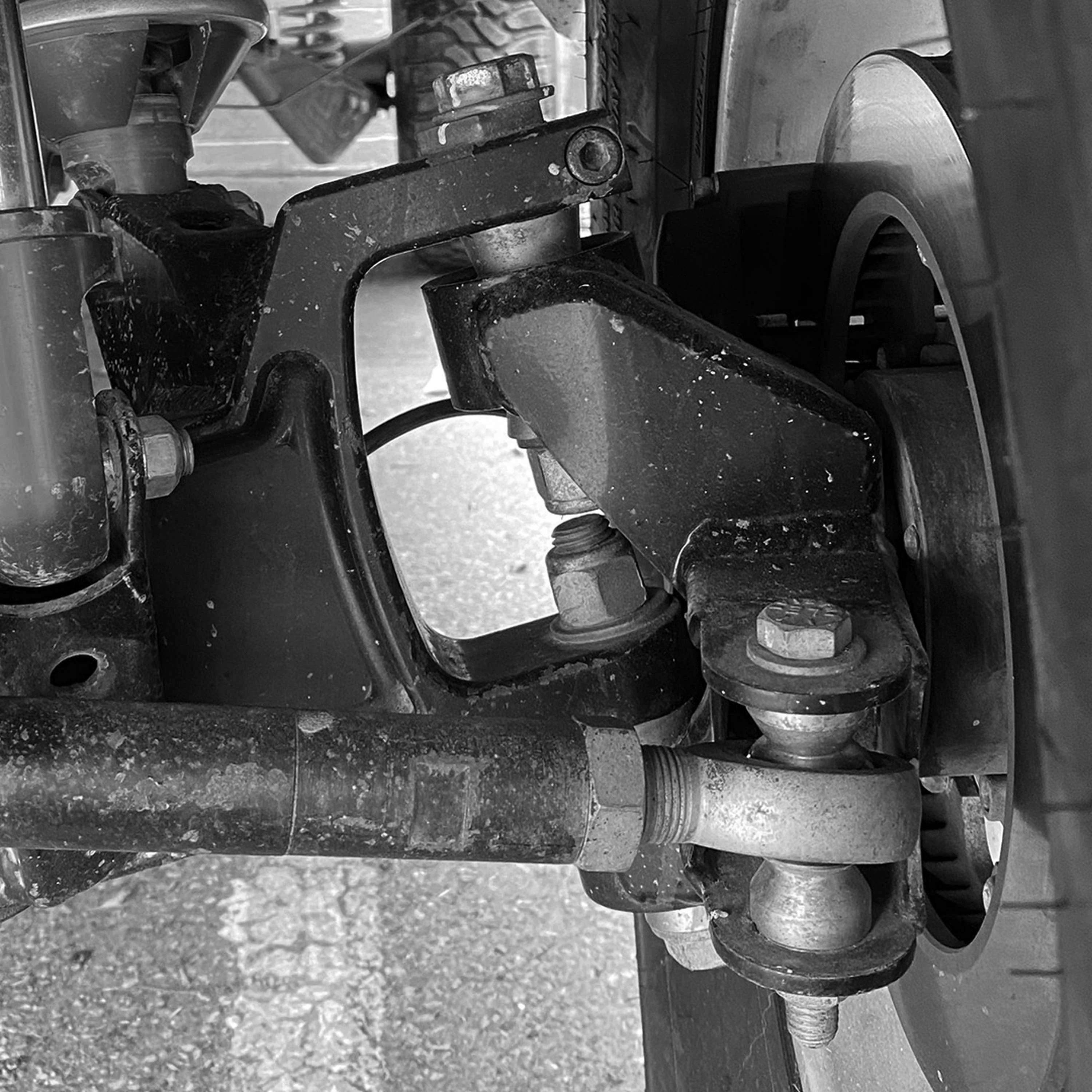 I-beam Race Spindle and 2.25" Front Hub Upgrade Kit - Image 3