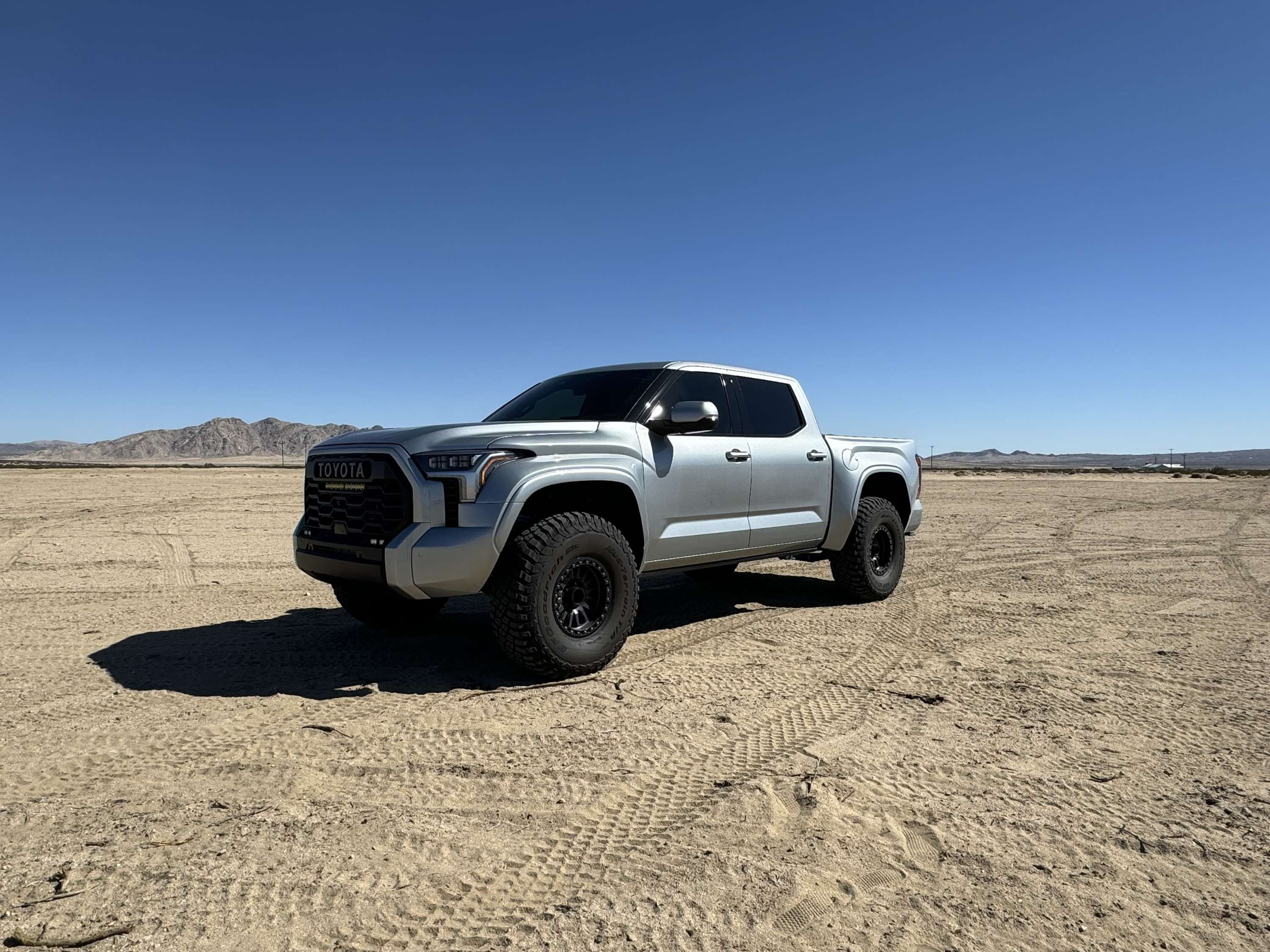 Camburg Toyota Tundra 3.4L 2022-2024 KINETIK Trail Series Long Travel Kit - Gray - Image 2